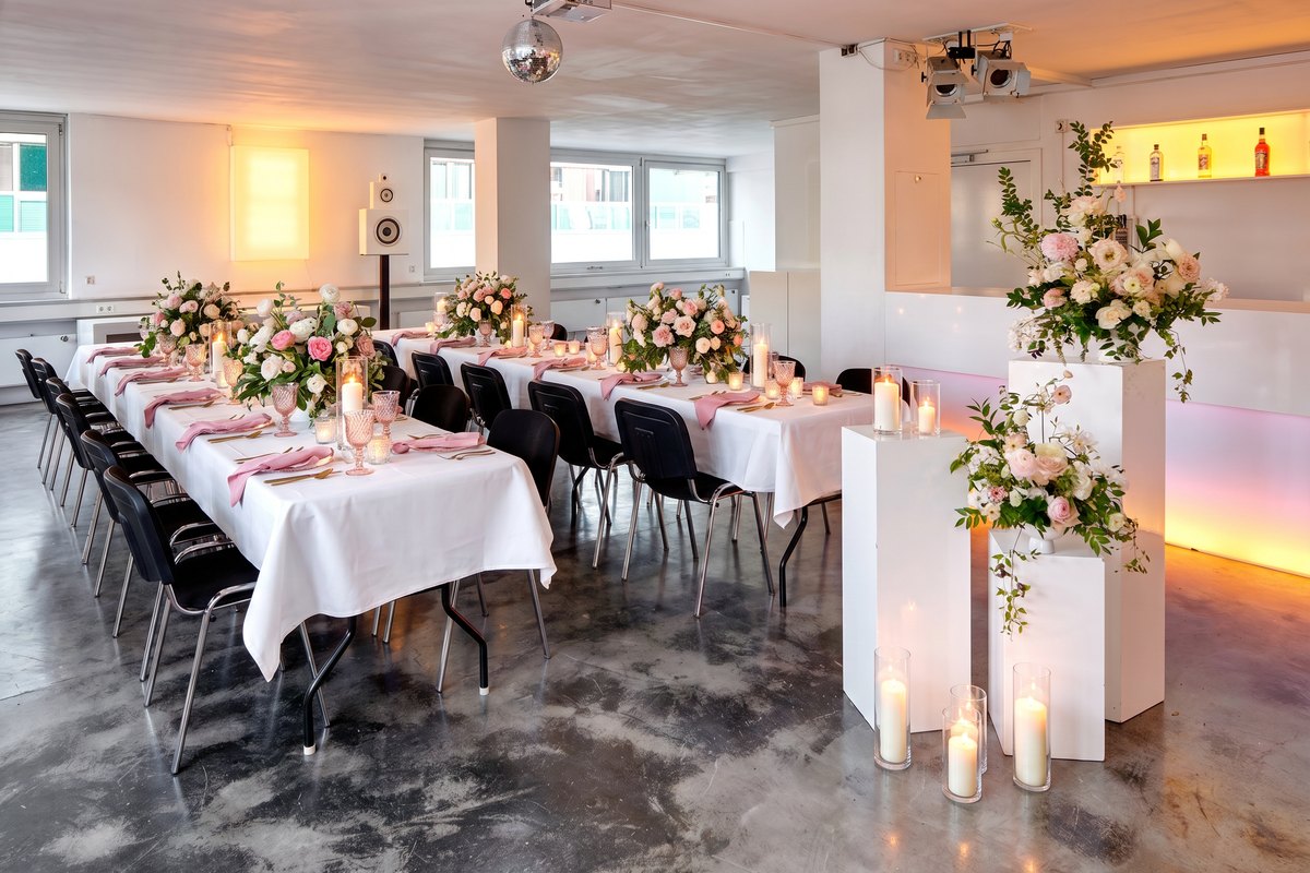 Gedeckter Tisch im RÄUMLE MITTE
